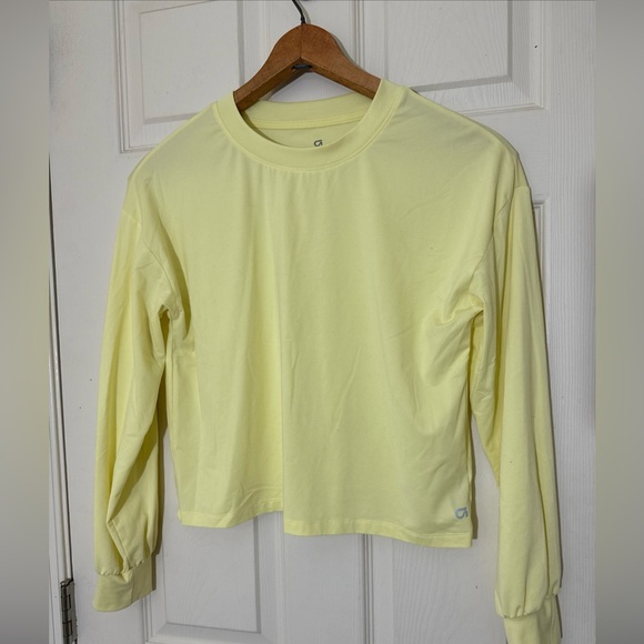 GAP Women’s Brushed Tech Jersey Yellow Long Sleeves Top Size Medium Gently Used - Picture 1 of 7